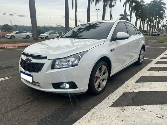 CHEVROLET CRUZE 1.8 LT 16V FLEX 4P AUTOMÁTICO CHEVROLET CRUZE 1.8 LT 16V FLEX 4P AUTOMÁTICO